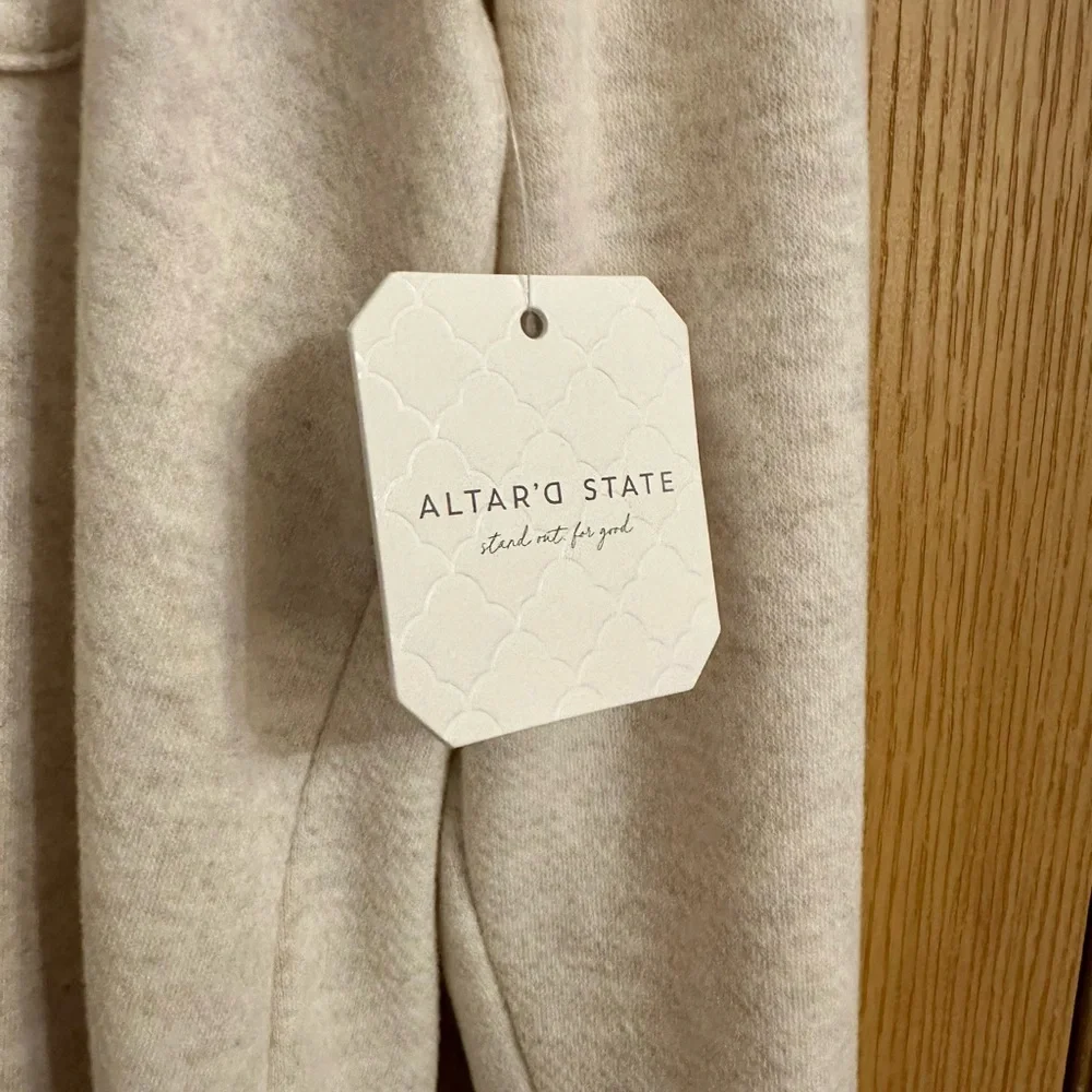 NWT Altar'd State Women’s Cream Collared Top - Size XL - Picture 4 of 7
